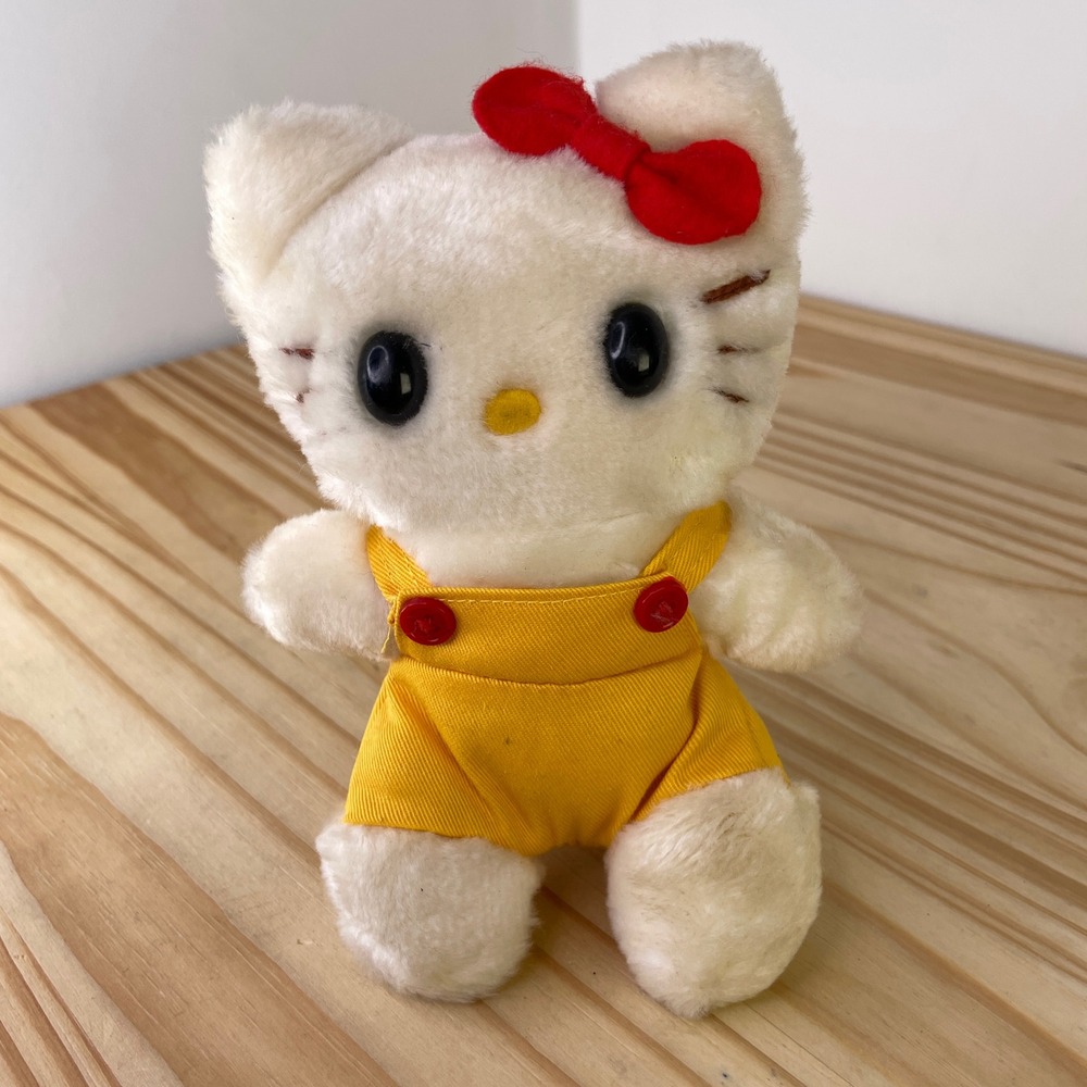 Vintage 1983 Hello Kitty Plush Sanrio CBS Toys SOUTH KOREA Yellow Overalls 6"